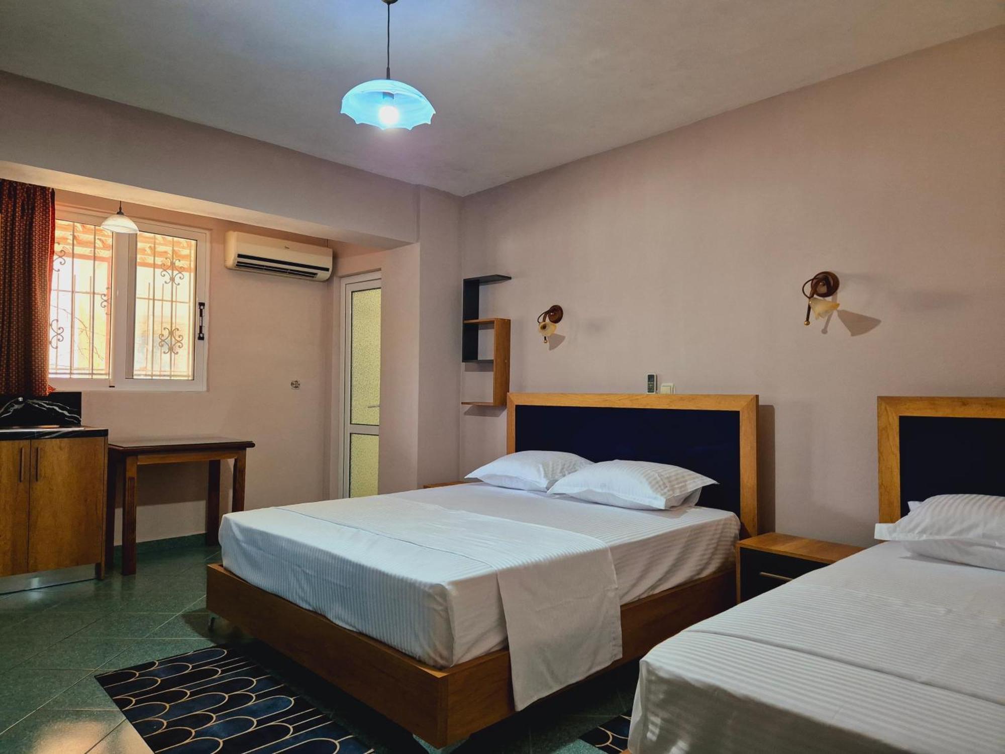 Barca Rooms Sarande Exterior photo